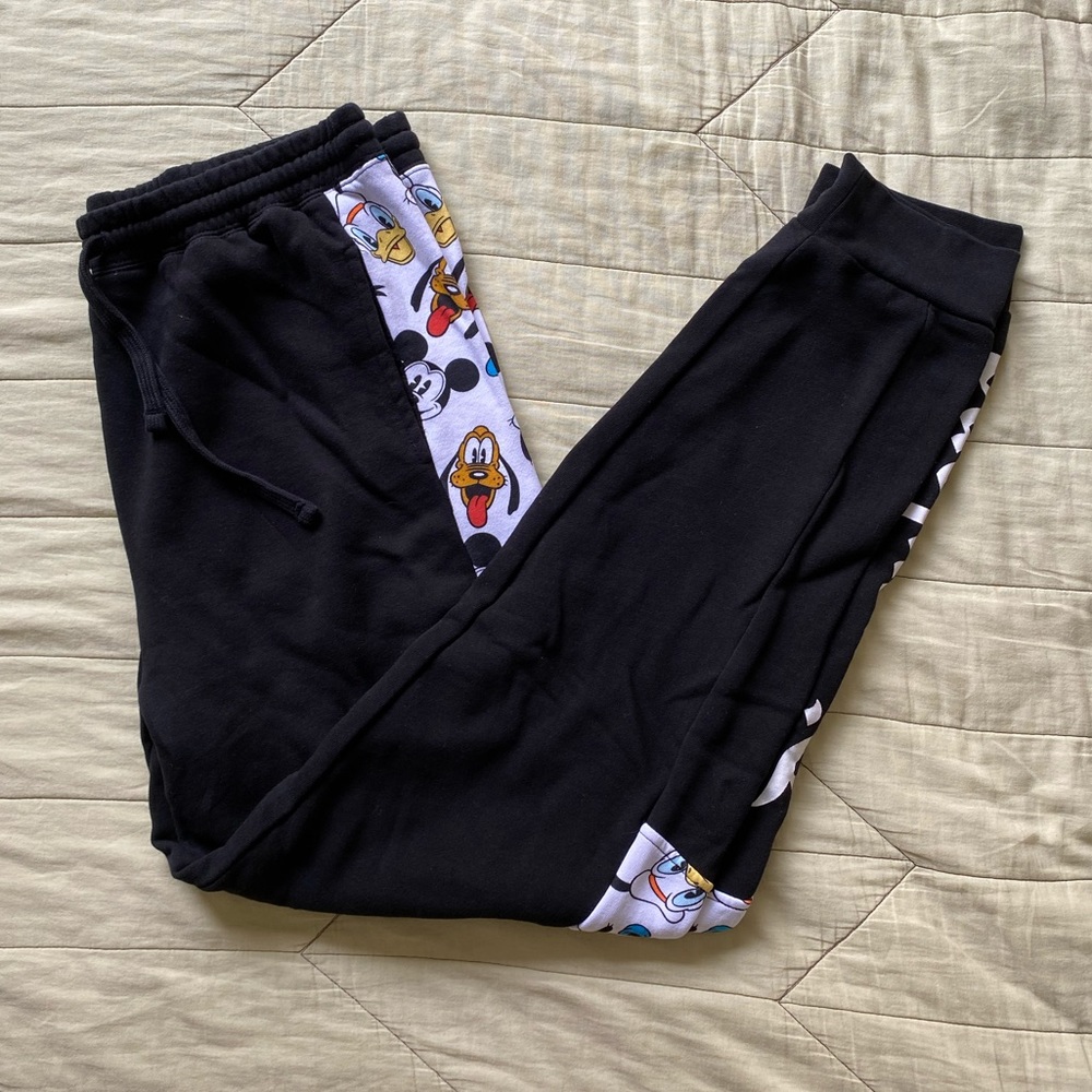 DISNEY black graphic sweats w/ characters